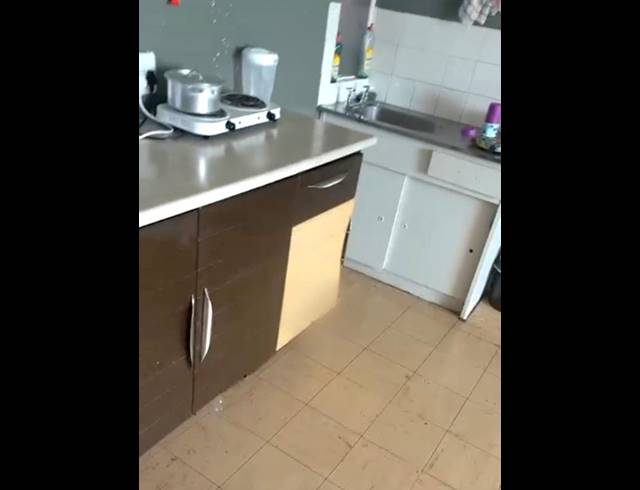 1 BEDROOM APARTMENT FOR SALE IN KEMPTON PARK